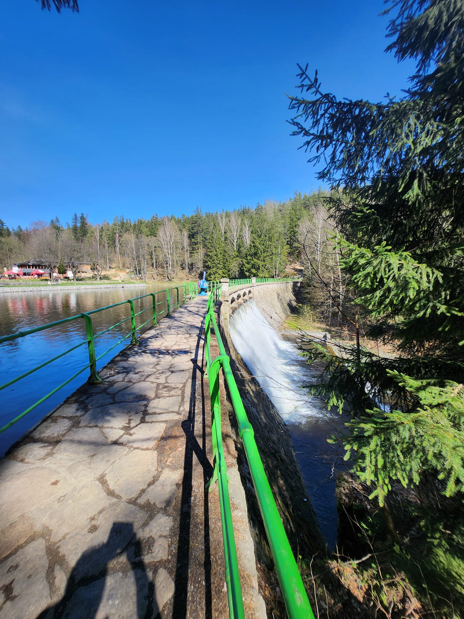 Přehrada